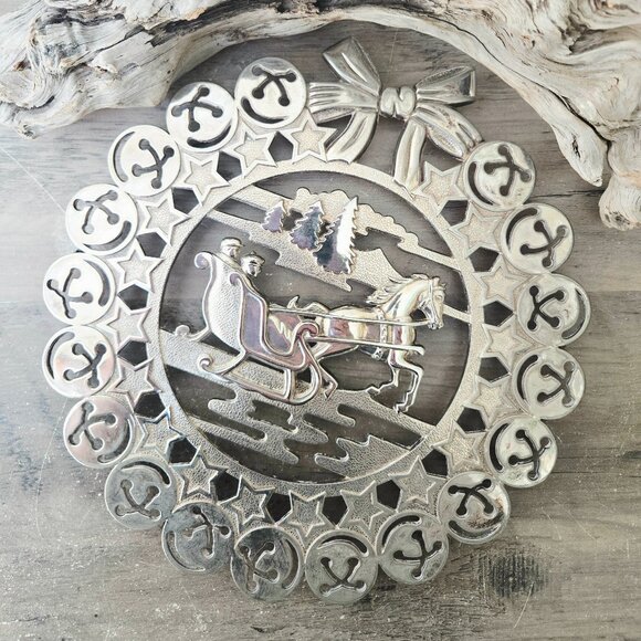 3/$35 🌼 Vintage Silver Christmas Pot Stand – EUC - Picture 1 of 5